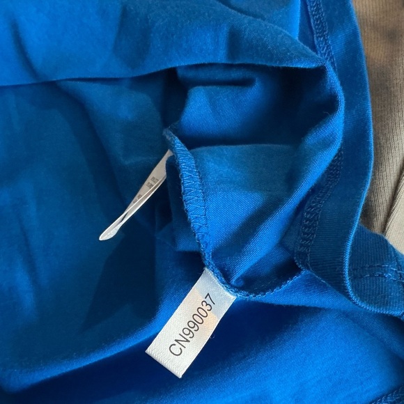 New York & Company Women’s Blue Shirt Size XL - Picture 5 of 7